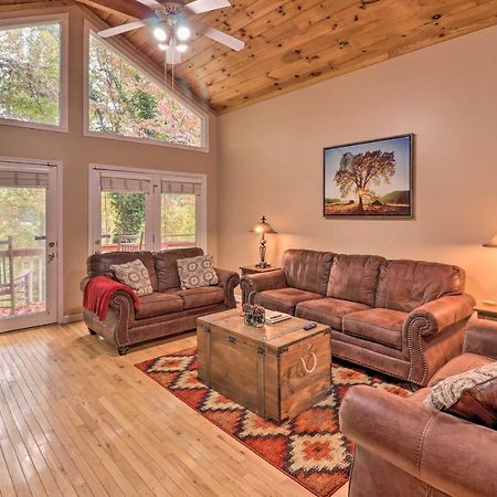 Rustic Red Cabin With Deck In Maggie Valley Club! Экстерьер фото
