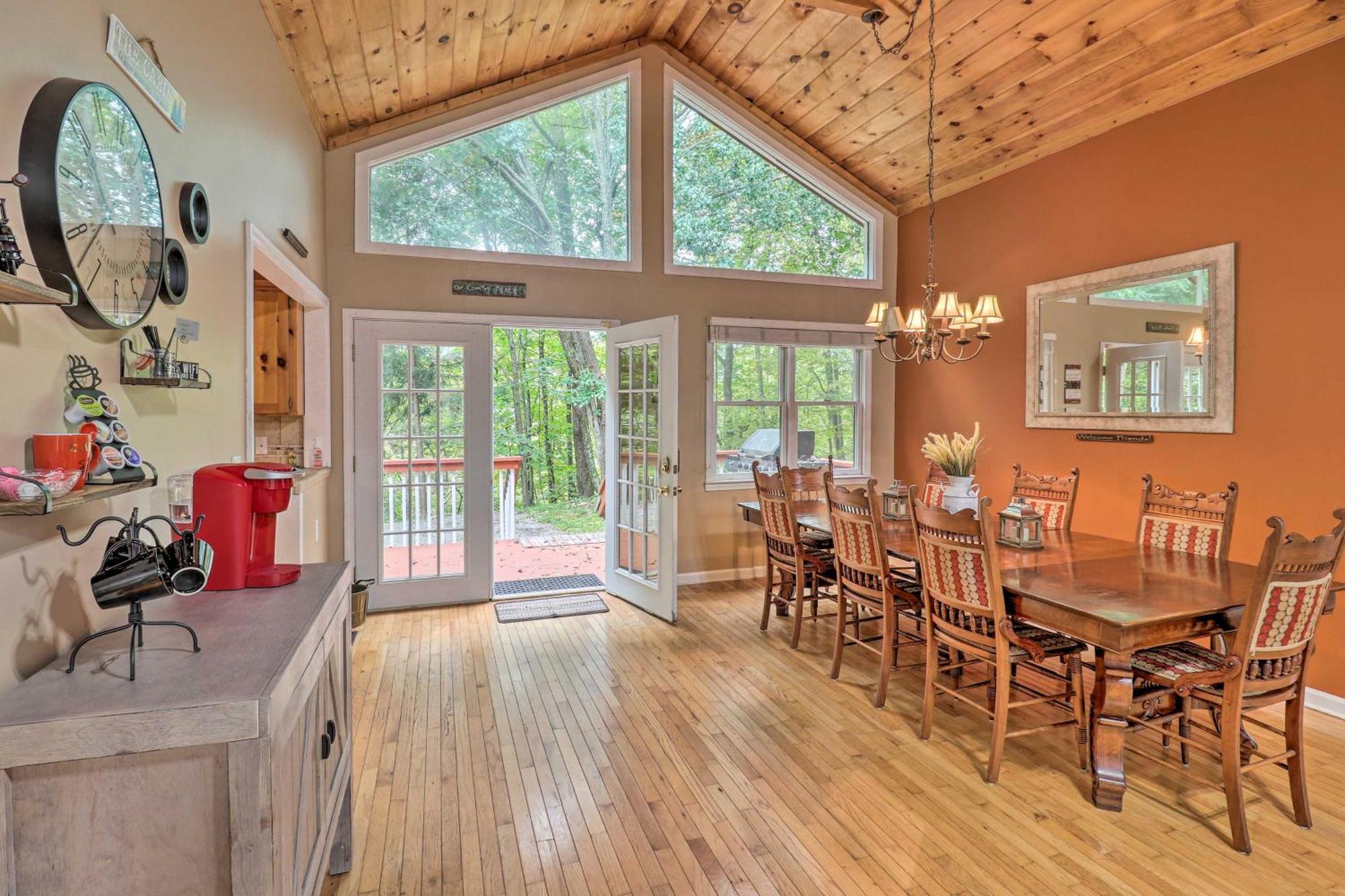 Rustic Red Cabin With Deck In Maggie Valley Club! Экстерьер фото