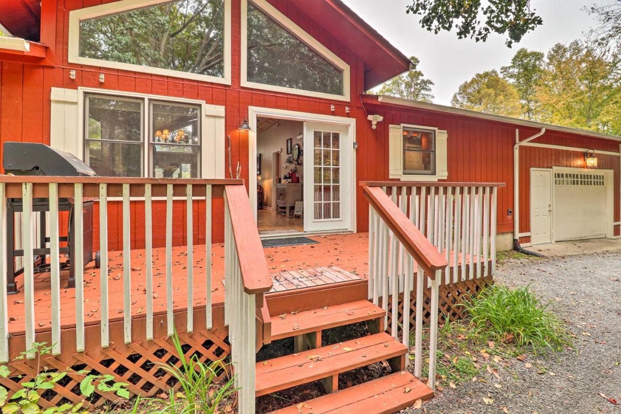 Rustic Red Cabin With Deck In Maggie Valley Club! Экстерьер фото